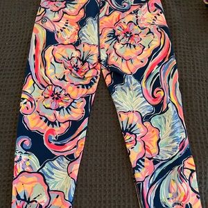 Lilly Pulitzer luxletic weekender leggings.